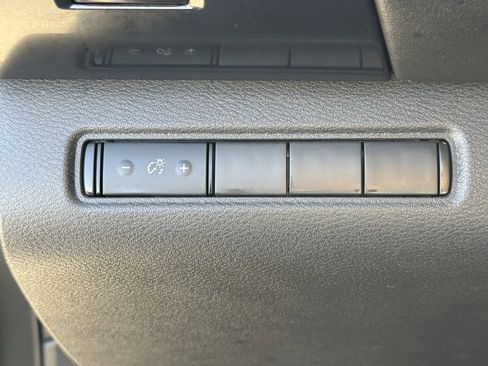 Used 2022 Nissan Pathfinder S image 33