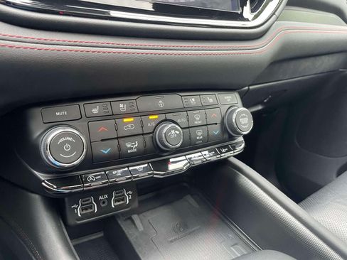 Used 2023 Dodge Durango GT AWD/4WD image 31