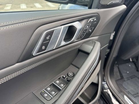 Certified 2025 BMW X6 xDrive40i image 19