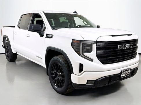 Used 2022 GMC Sierra 1500 Elevation image 3