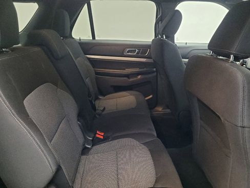 Used 2018 Ford Explorer XLT FWD image 19