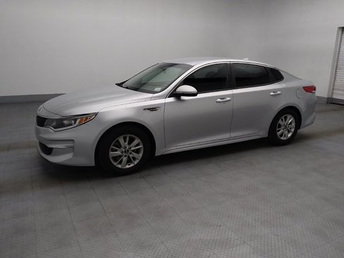 Used 2018 Kia Optima LX FWD image 2