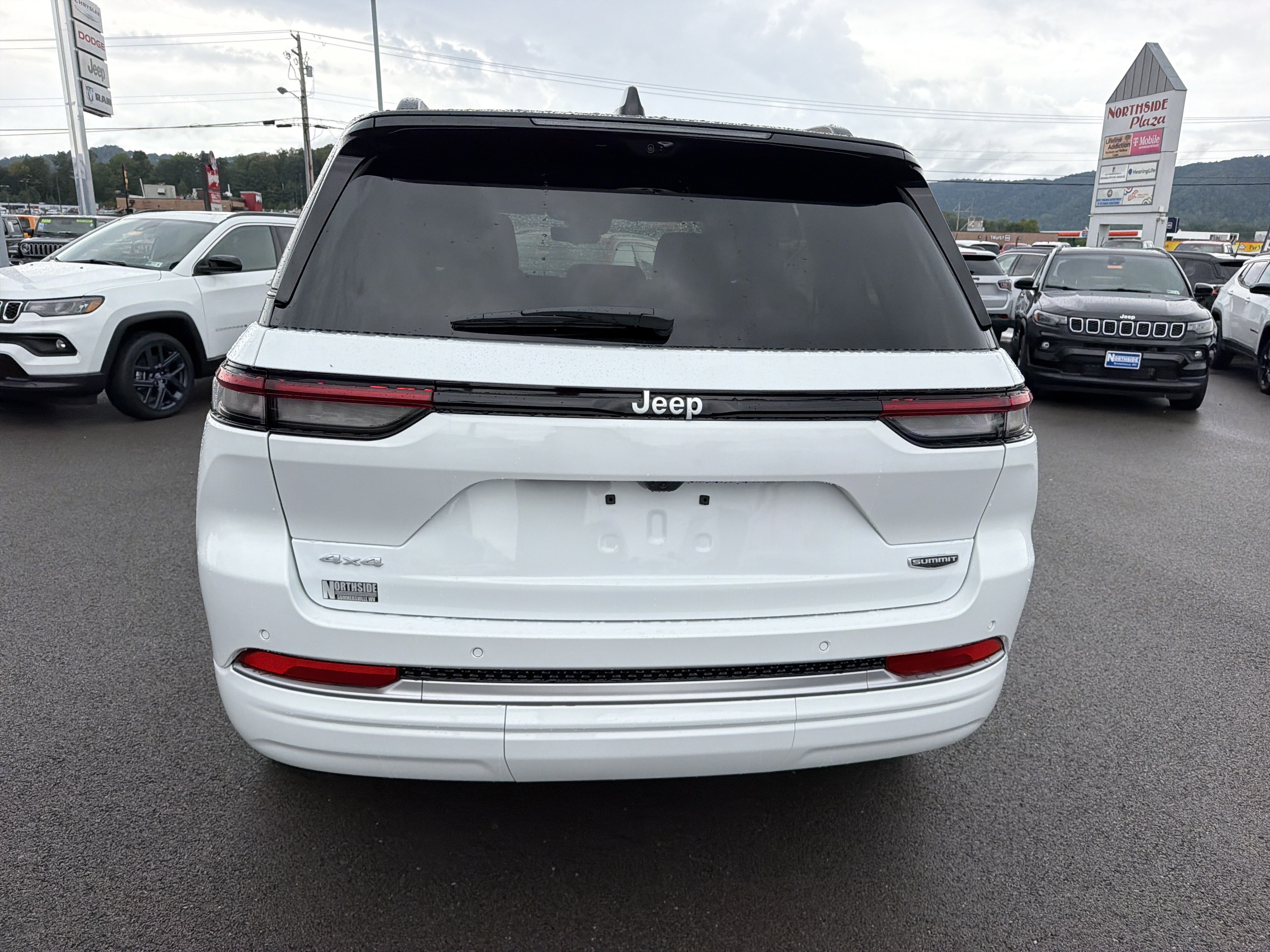 New 2027 Jeep Grand Cherokee Summit AWD/4WD image 8