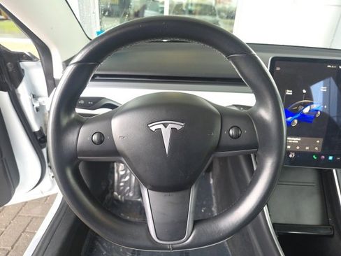 Used 2018 Tesla Model 3 Long Range image 24