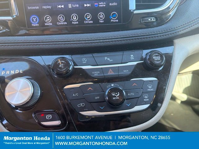 Used 2017 Chrysler Pacifica Limited FWD image 9