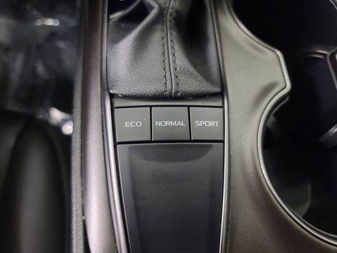 Used 2024 Toyota Camry SE image 34