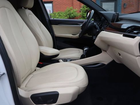 Used 2018 BMW X1 xDrive28i w/ Premium Package AWD/4WD image 32