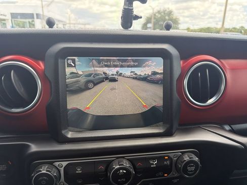 Used 2020 Jeep Gladiator Rubicon AWD/4WD image 25