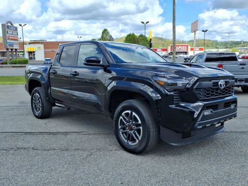 Used 2024 Toyota Tacoma TRD Sport w/ TRD Sport Upgrade Package AWD/4WD image 9