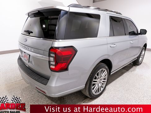 Used 2024 Ford Expedition Platinum RWD image 5
