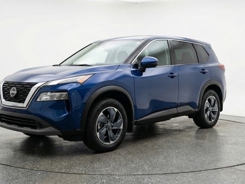 Used 2025 Nissan Rogue SV image 3