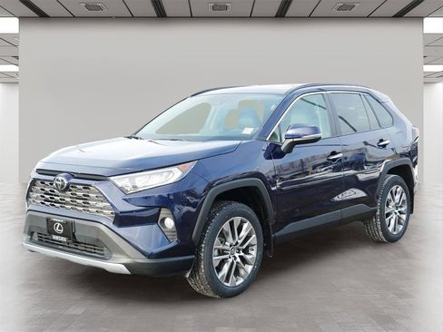 Used 2019 Toyota RAV4 Limited image 2