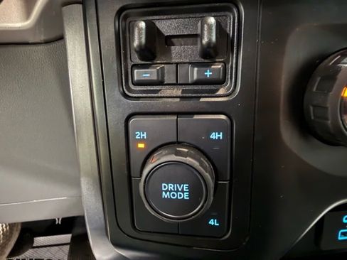 Used 2023 Ford F150 XLT w/ XTR Package image 23