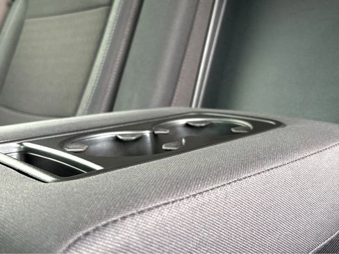 Used 2025 Chevrolet Tahoe LS RWD image 32