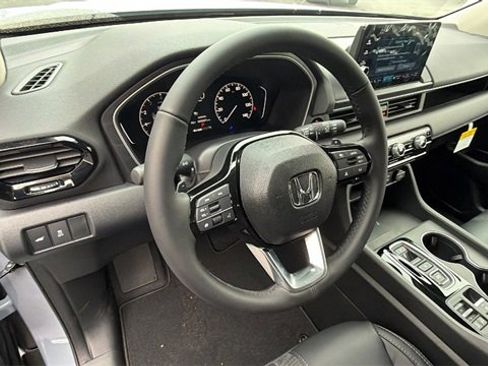 New 2025 Honda Pilot Touring image 31