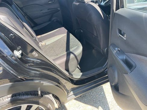 Used 2018 Nissan Kicks SV FWD image 13