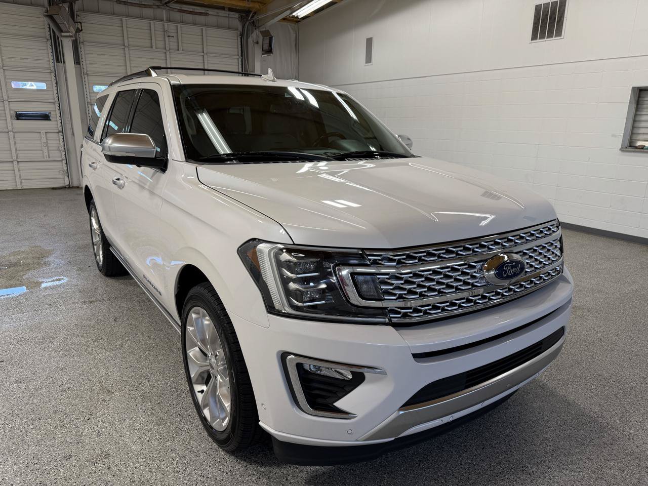 Used 2019 Ford Expedition Platinum RWD image 4