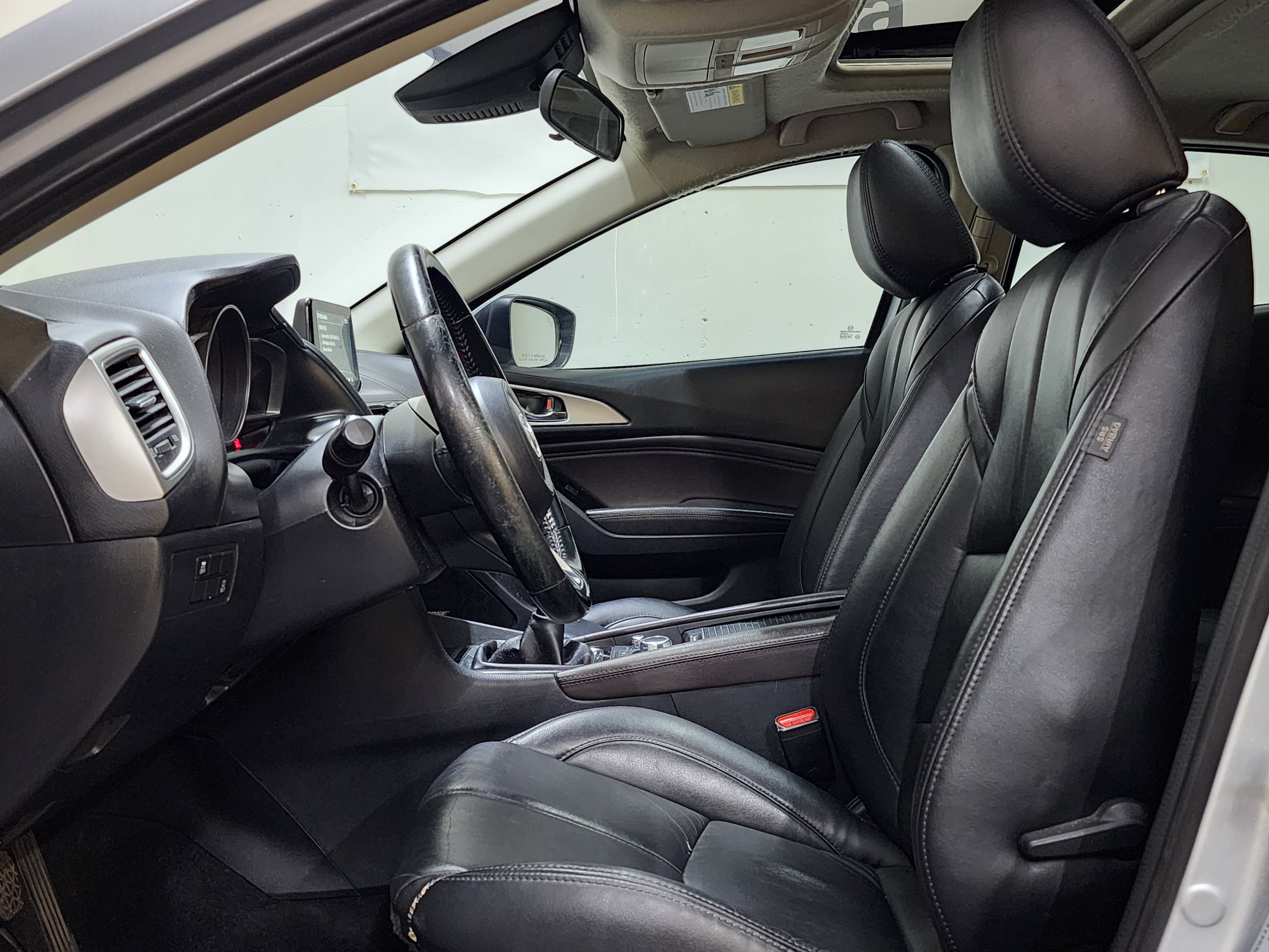 Used 2018 MAZDA MAZDA3 Touring FWD image 13