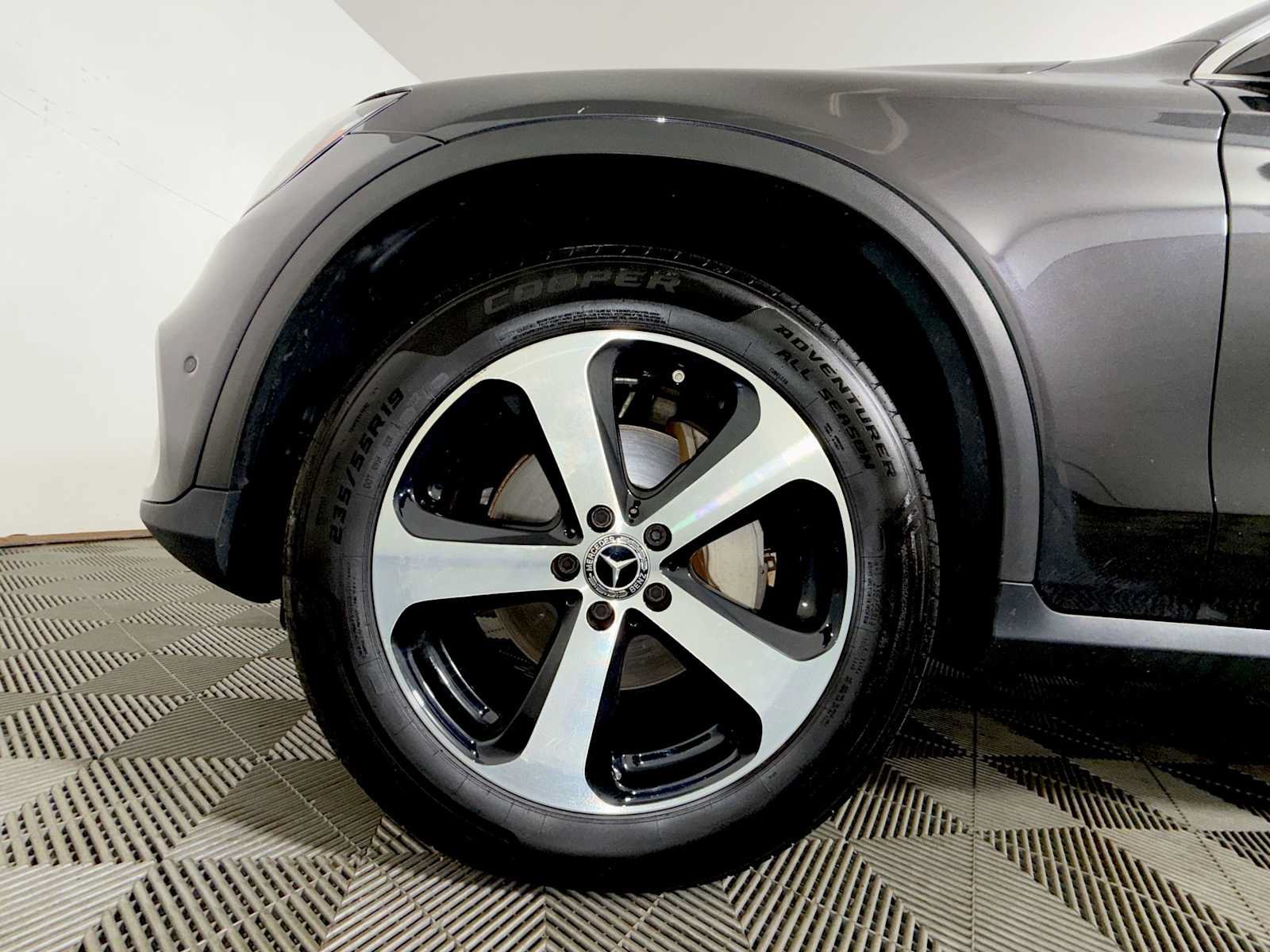 Used 2021 Mercedes-Benz GLC 300 4MATIC image 8