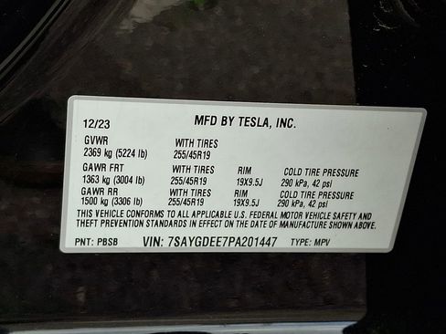 Used 2023 Tesla Model Y Long Range AWD/4WD image 27