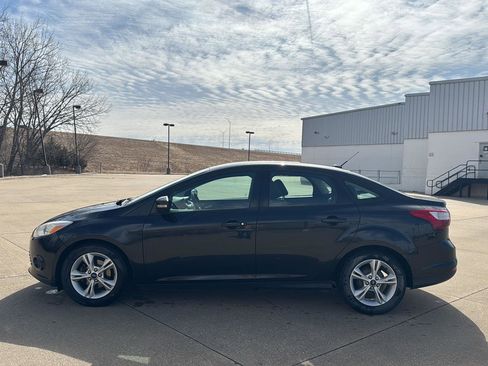 Used 2014 Ford Focus SE image 2
