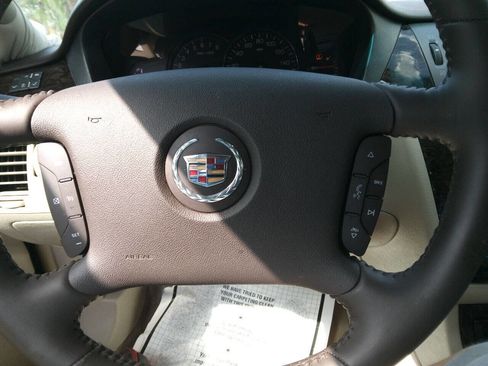 Used 2009 Cadillac DTS image 13