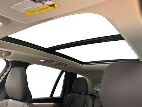 New 2026 Volvo XC90 B5 Core AWD/4WD image 30