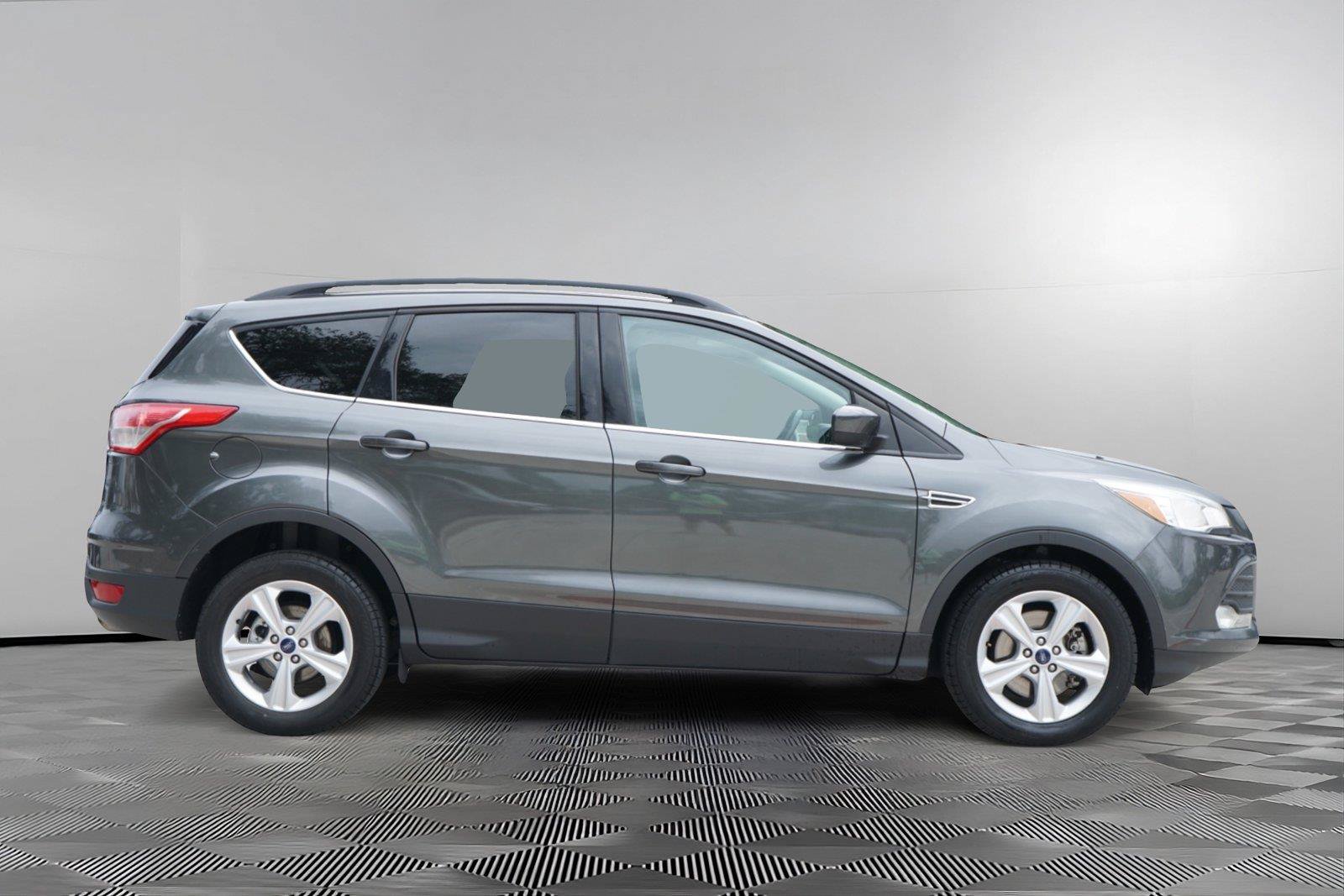 Used 2015 Ford Escape SE w/ Equipment Group 201A AWD/4WD image 4