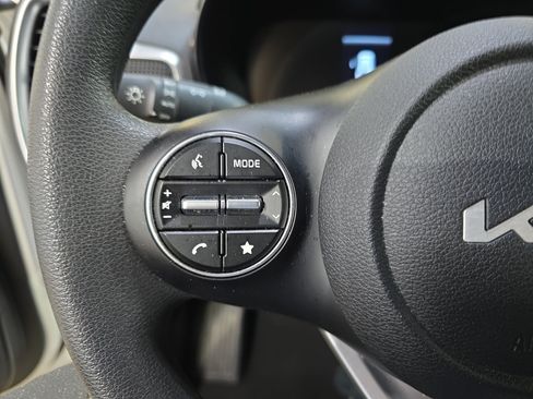 Used 2023 Kia Soul LX w/ LX Technology Package FWD image 14