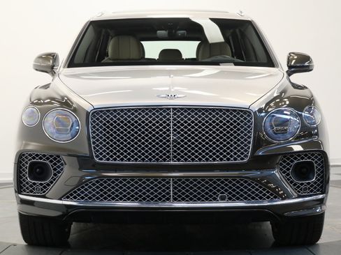 Used 2021 Bentley Bentayga Plug-In Hybrid image 4