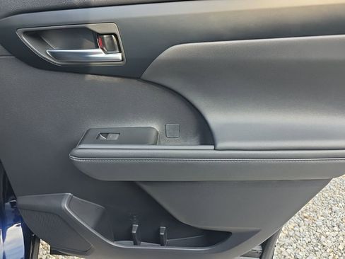 Certified 2026 Toyota Highlander XLE image 19