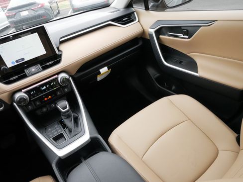 Certified 2025 Toyota RAV4 XLE Premium image 11