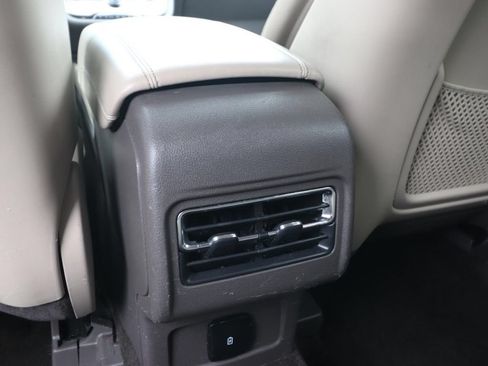 Used 2022 Lincoln Corsair FWD image 12