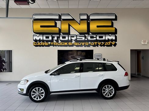 Used 2017 Volkswagen Golf Alltrack SE AWD/4WD image 4
