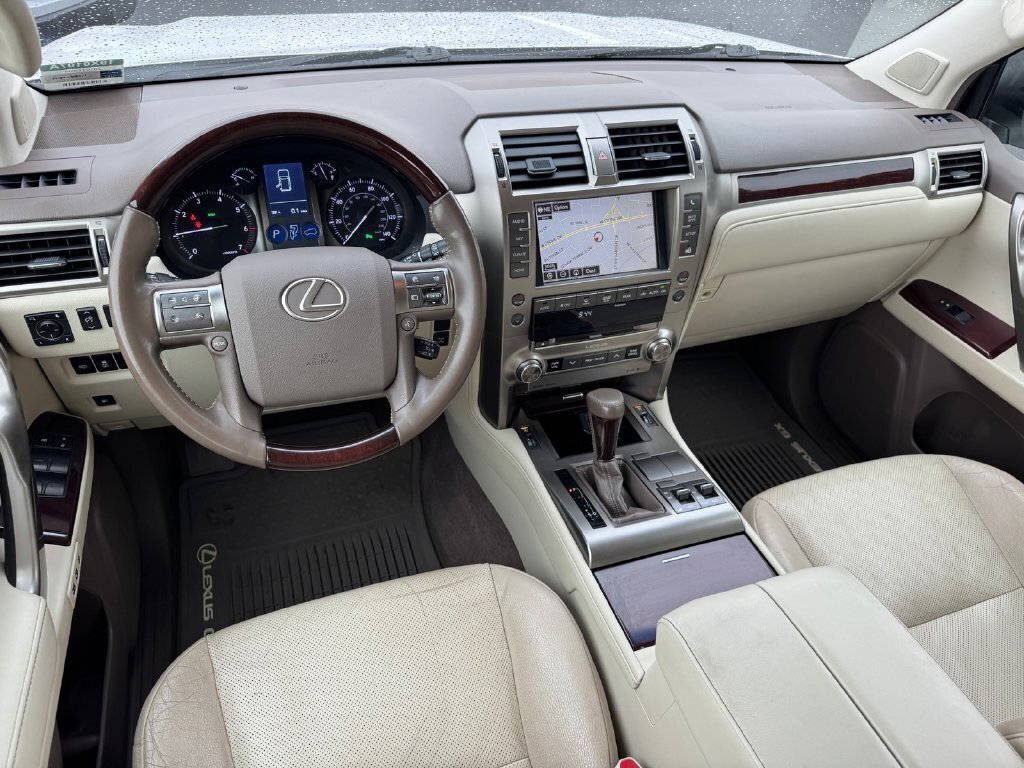 Used 2019 Lexus GX 460 Premium w/ Premium Package AWD/4WD image 11