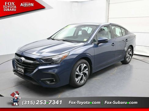 Used 2025 Subaru Legacy Premium AWD/4WD image 2