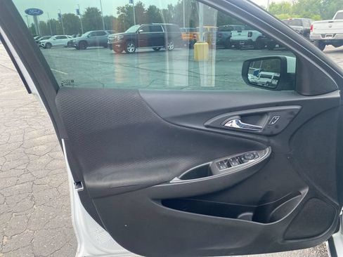 Used 2023 Chevrolet Malibu LT FWD image 12