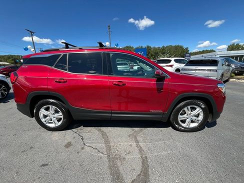 Used 2020 GMC Terrain SLE w/ Driver Convenience Package image 8