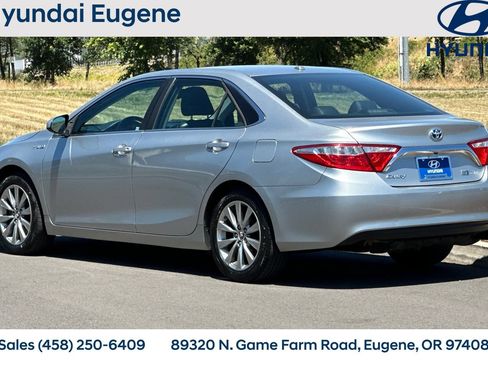 Used 2016 Toyota Camry XLE w/ Moonroof Package FWD image 6