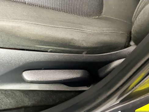 Used 2022 Toyota RAV4 LE FWD image 15