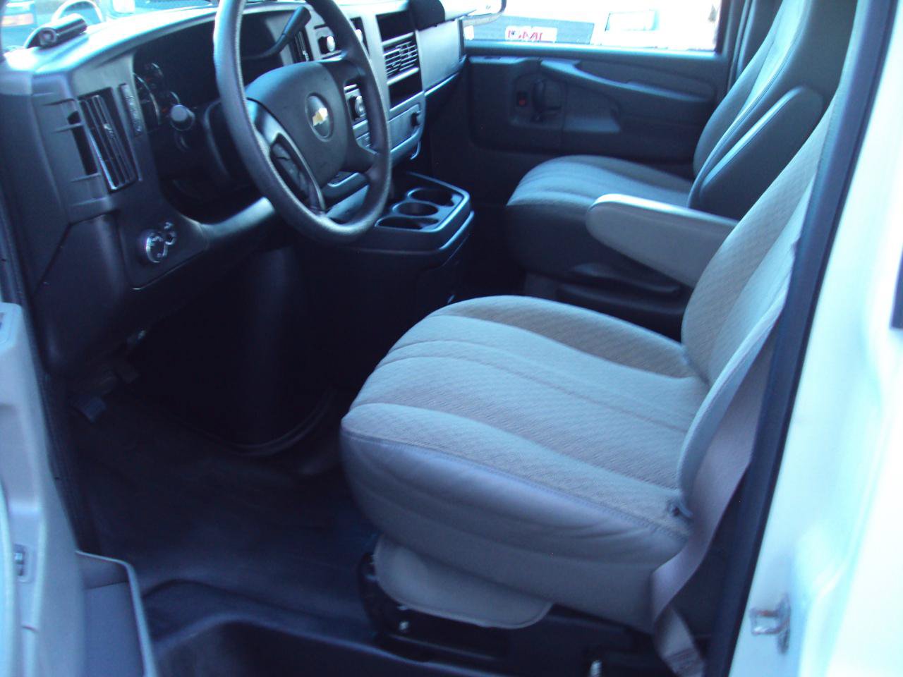 Used 2014 Chevrolet Express 1500 AWD image 18