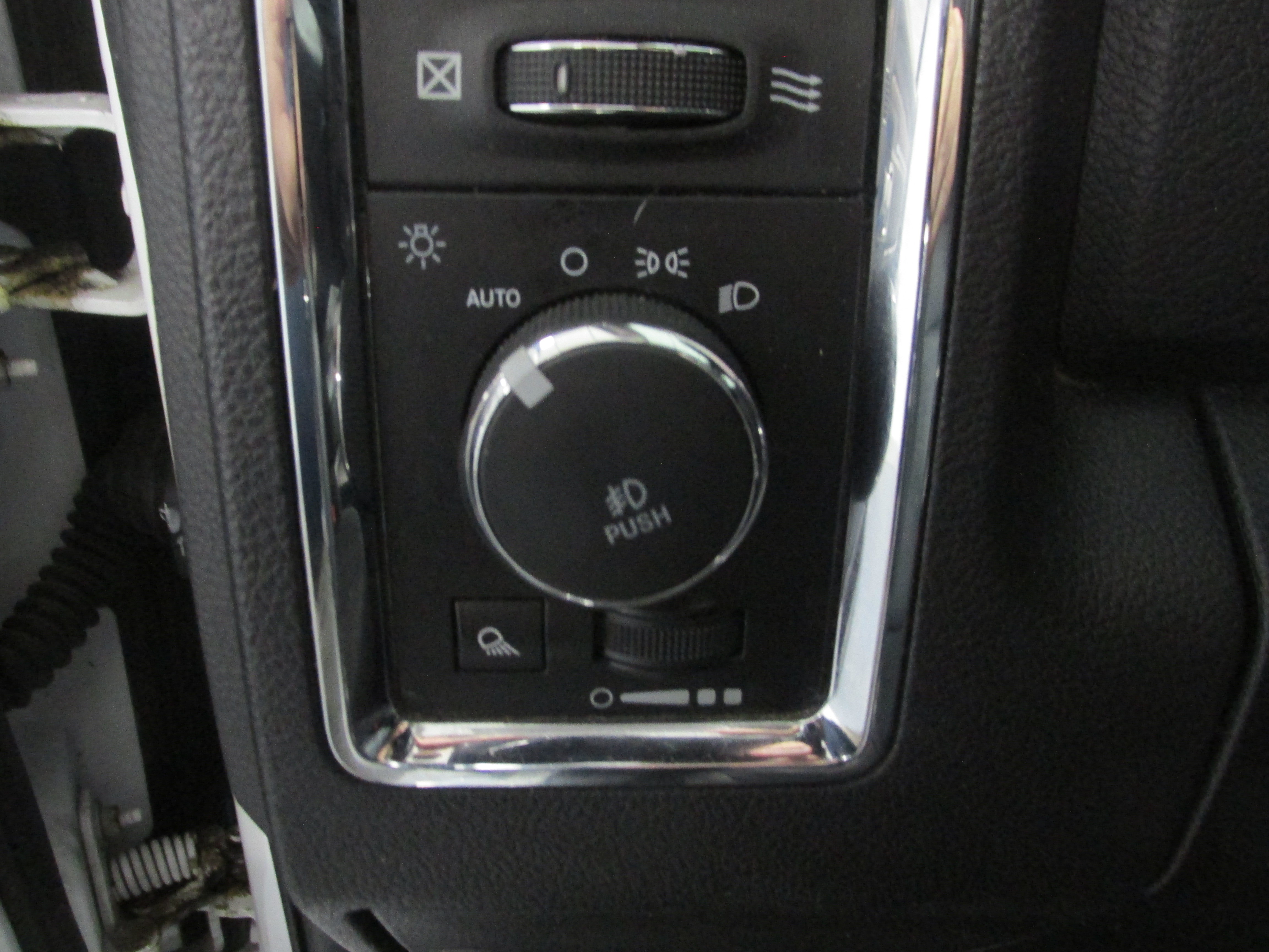 Used 2017 RAM 1500 Laramie w/ Convenience Group AWD/4WD image 29