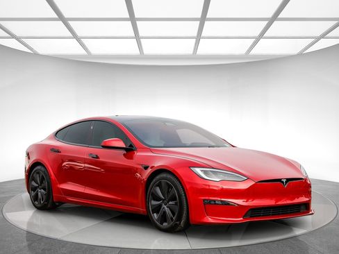 Used 2022 Tesla Model S Plaid image 4