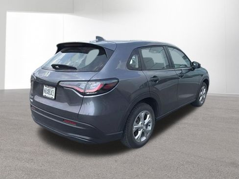 Used 2023 Honda HR-V LX image 3