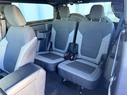 Used 2022 Ford Bronco 2-Door w/ Sasquatch Package image 12