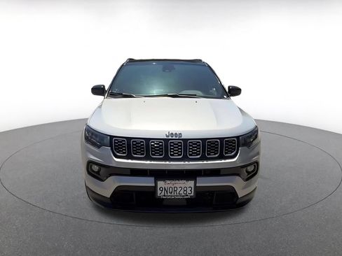 Used 2025 Jeep Compass Limited AWD/4WD image 4