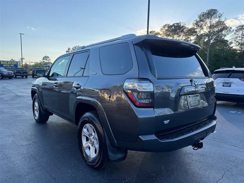 Used 2016 Toyota 4Runner SR5 image 7
