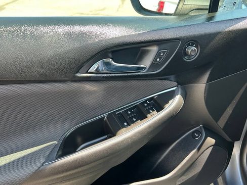 Used 2019 Chevrolet Cruze LT FWD image 29