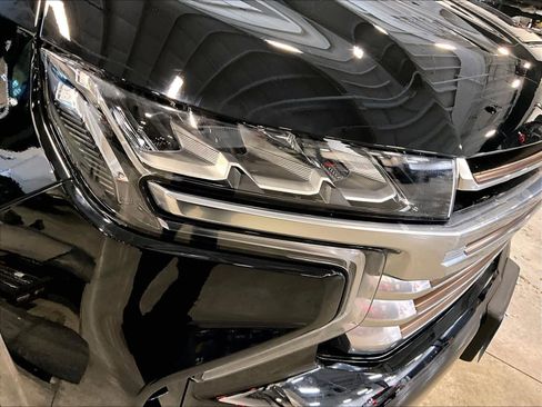 Used 2023 Chevrolet Suburban High Country image 34