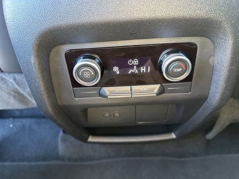 Used 2025 Buick Enclave Preferred image 15